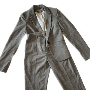 H&M women’s suit. Never been worn. Size 4